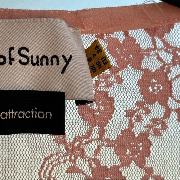 House of Sunny Lace Long Sleeve Pink - Picture 5 of 7